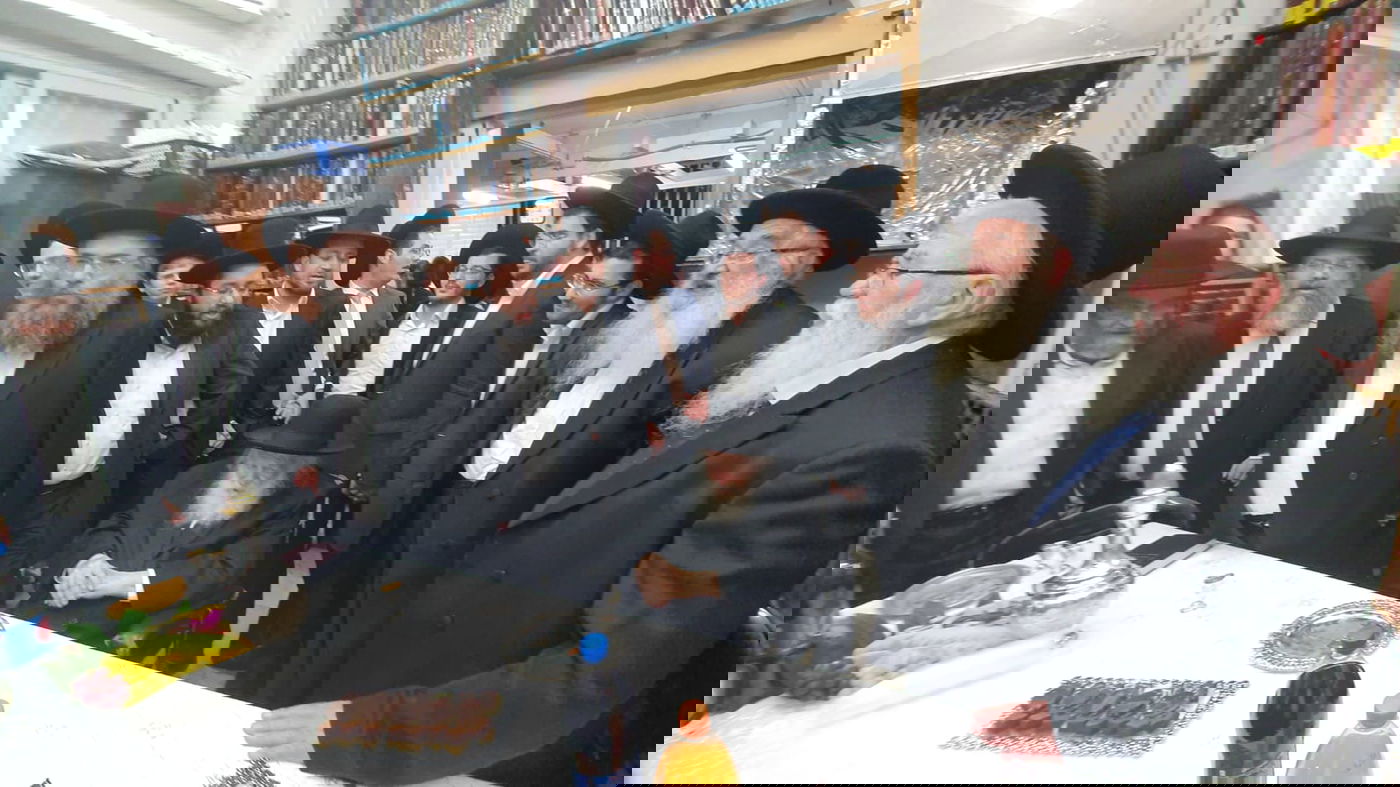 נכדת מרן הגר"ח התארסה; דוד החתן: חבר הכנסת גפני