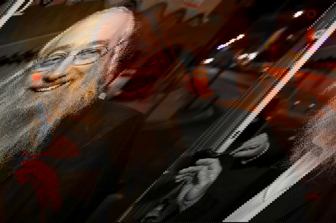 מדביקי מודעות זמני השבת האלמוניים - נחשפים לראשונה