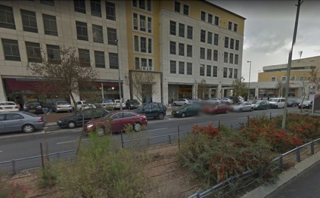 'בית התאומים', ברחוב כנפי נשרים.