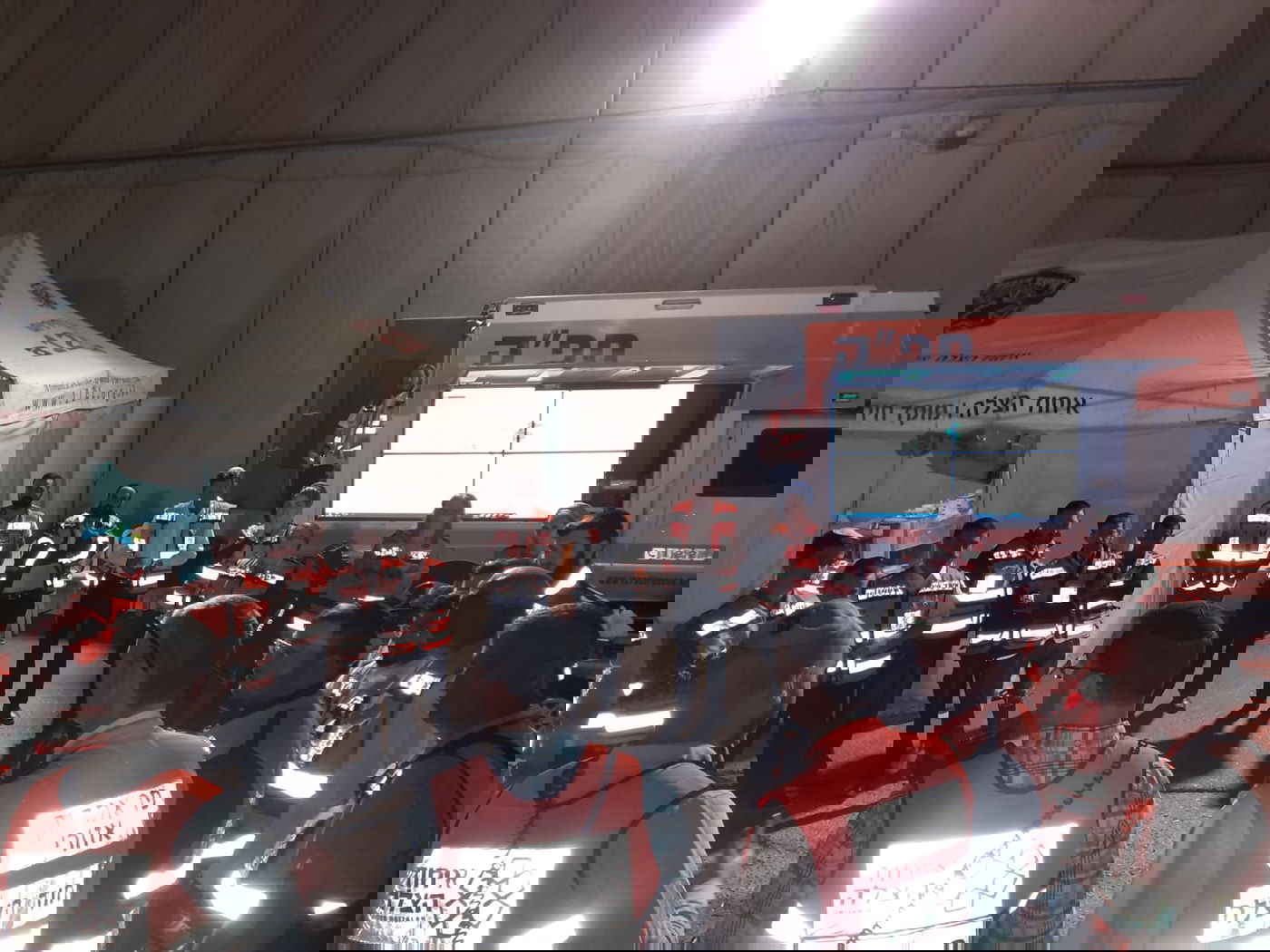 'איחוד הצלה' מאבטחים את ההמונים בקבר רחל