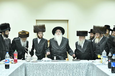 נאמן ביתו של הרבי מצאנז השיא את בנו