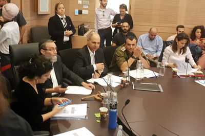 כשח"כ משה גפני זעם על 'כחול לבן' • צפו בווידאו