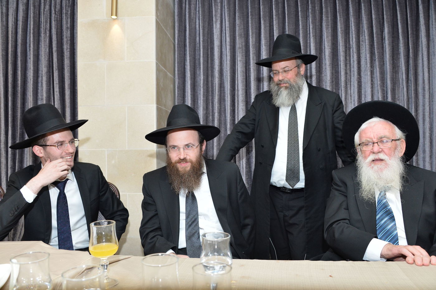 שמחת האירוסין לנכדת מרן שר התורה. צפו