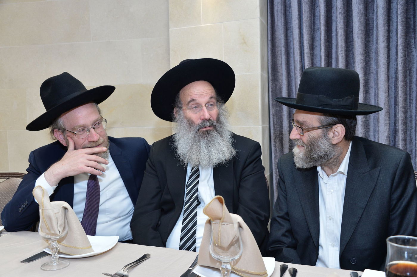 שמחת האירוסין לנכדת מרן שר התורה. צפו