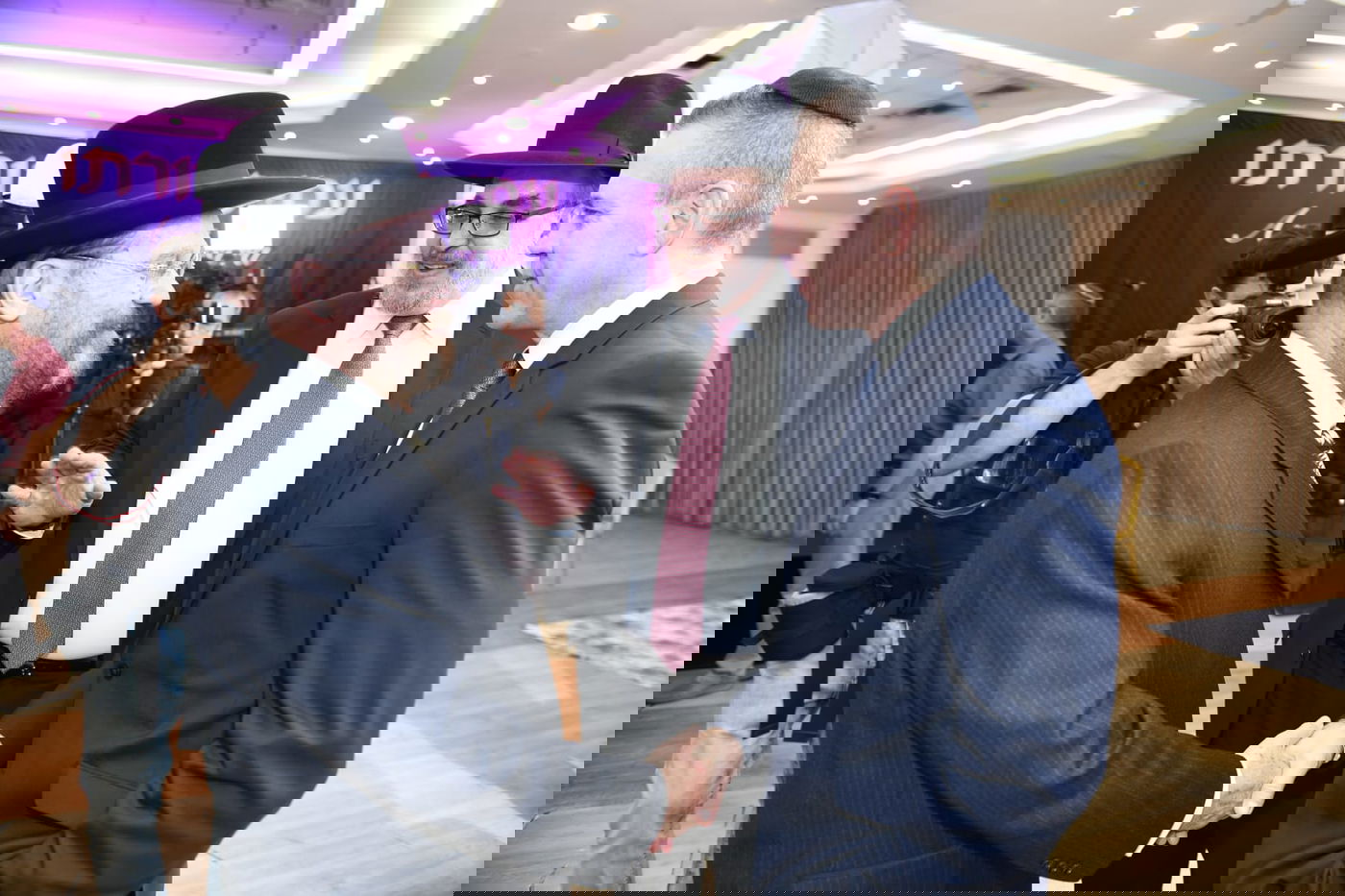 כל המי ומי בחתונת בנו של ח"כ יעקב אשר. צפו