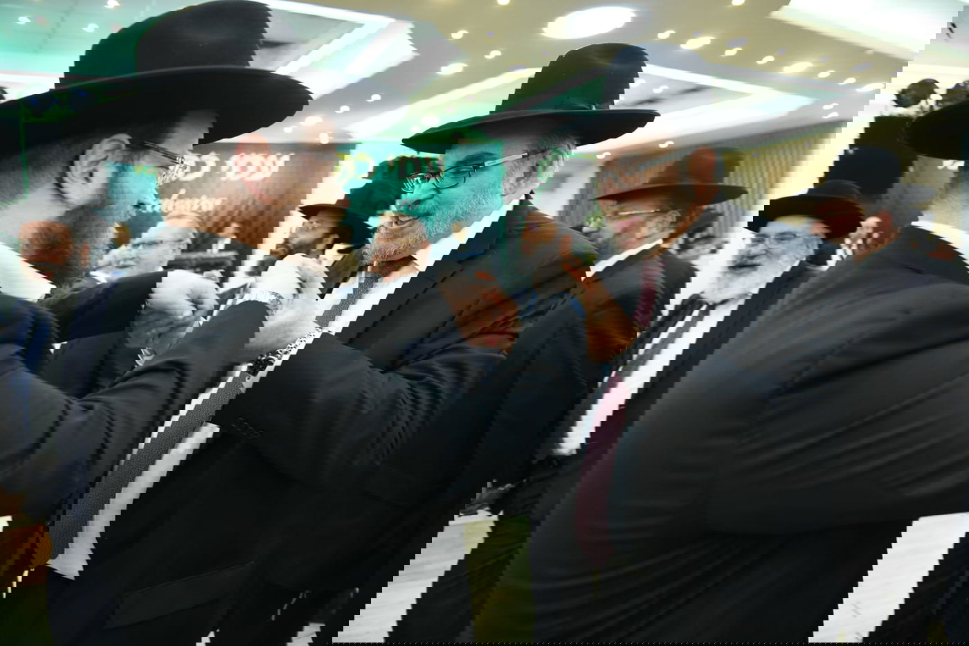 כל המי ומי בחתונת בנו של ח"כ יעקב אשר. צפו