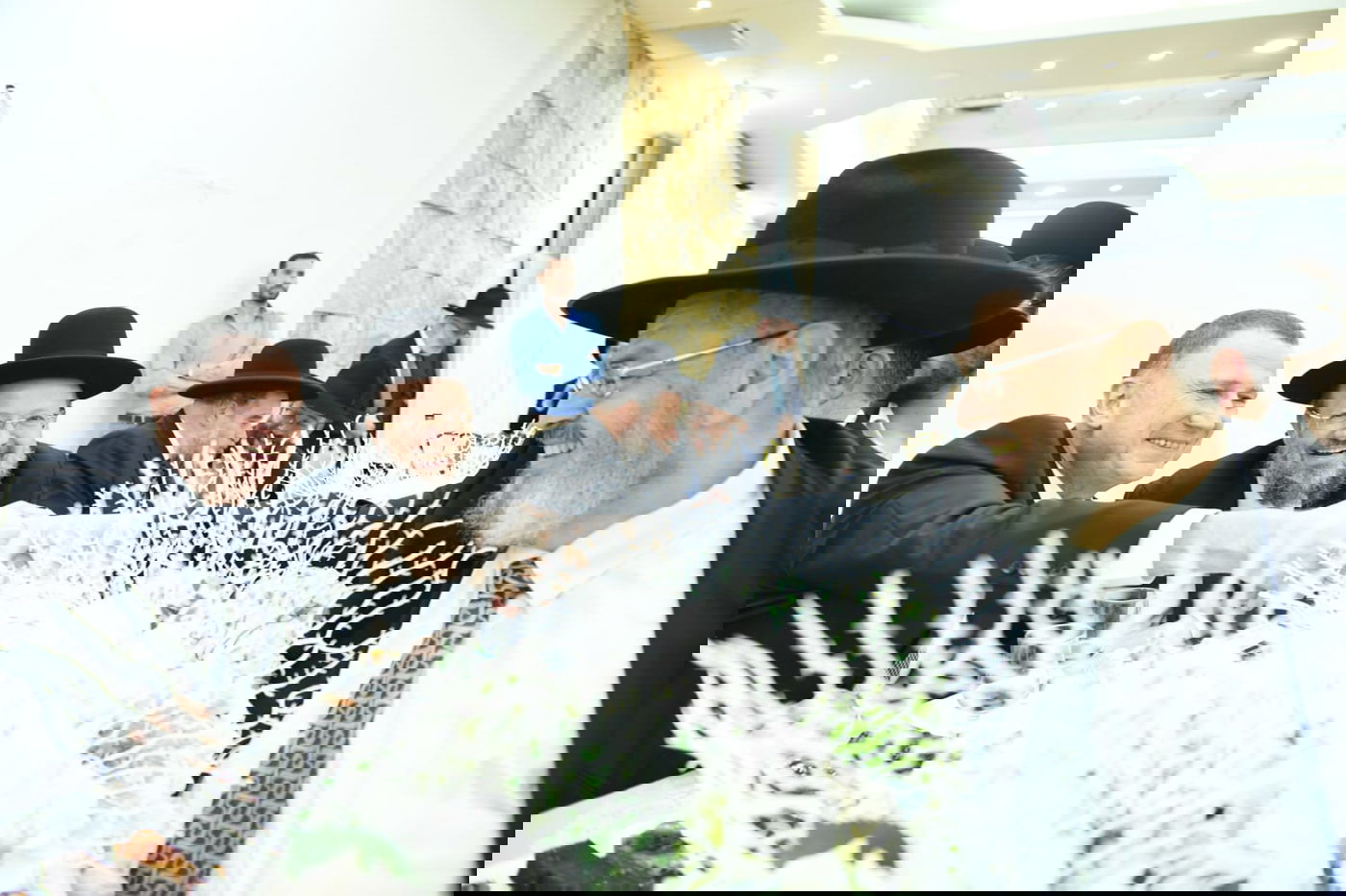 כל המי ומי בחתונת בנו של ח"כ יעקב אשר. צפו