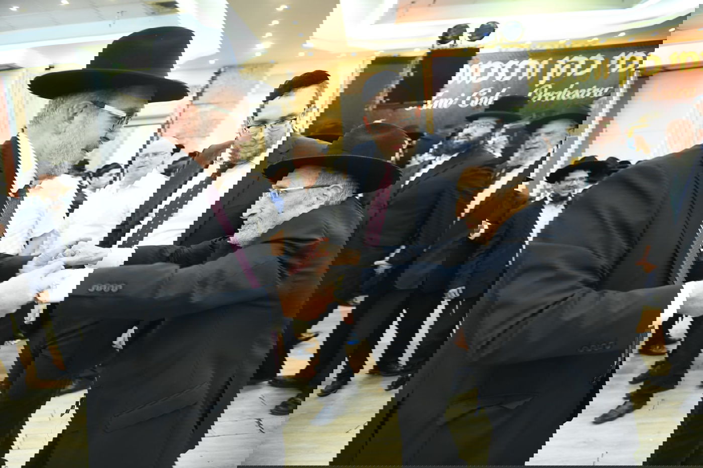 כל המי ומי בחתונת בנו של ח"כ יעקב אשר. צפו