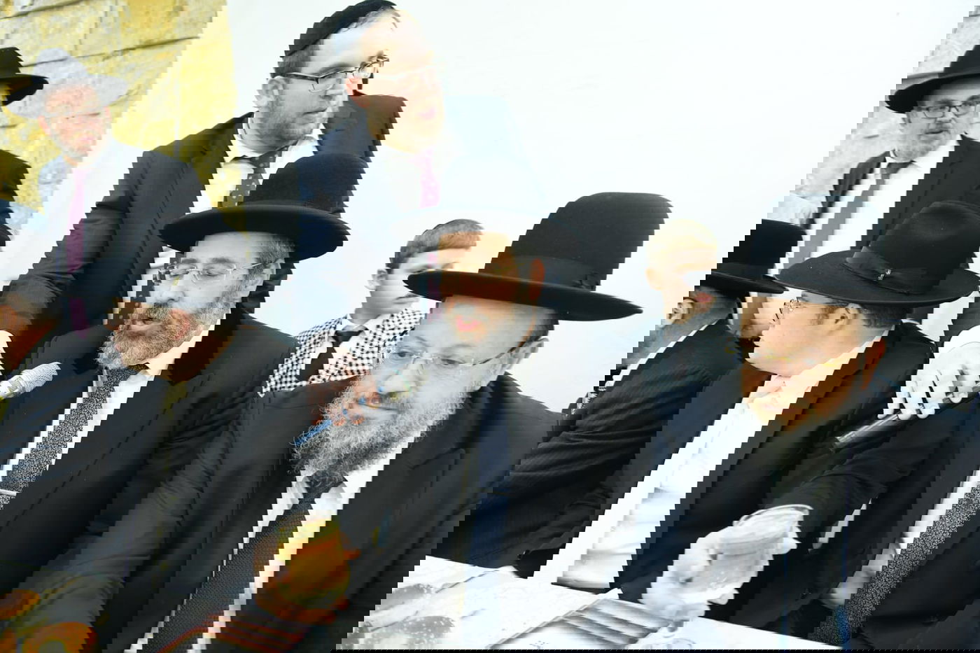 כל המי ומי בחתונת בנו של ח"כ יעקב אשר. צפו