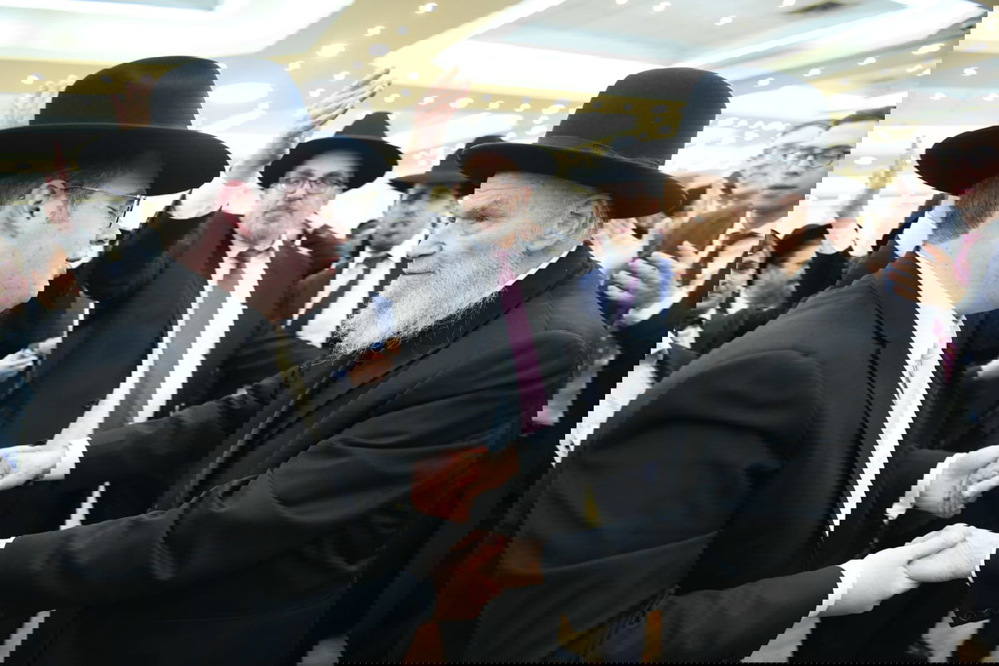 כל המי ומי בחתונת בנו של ח"כ יעקב אשר. צפו