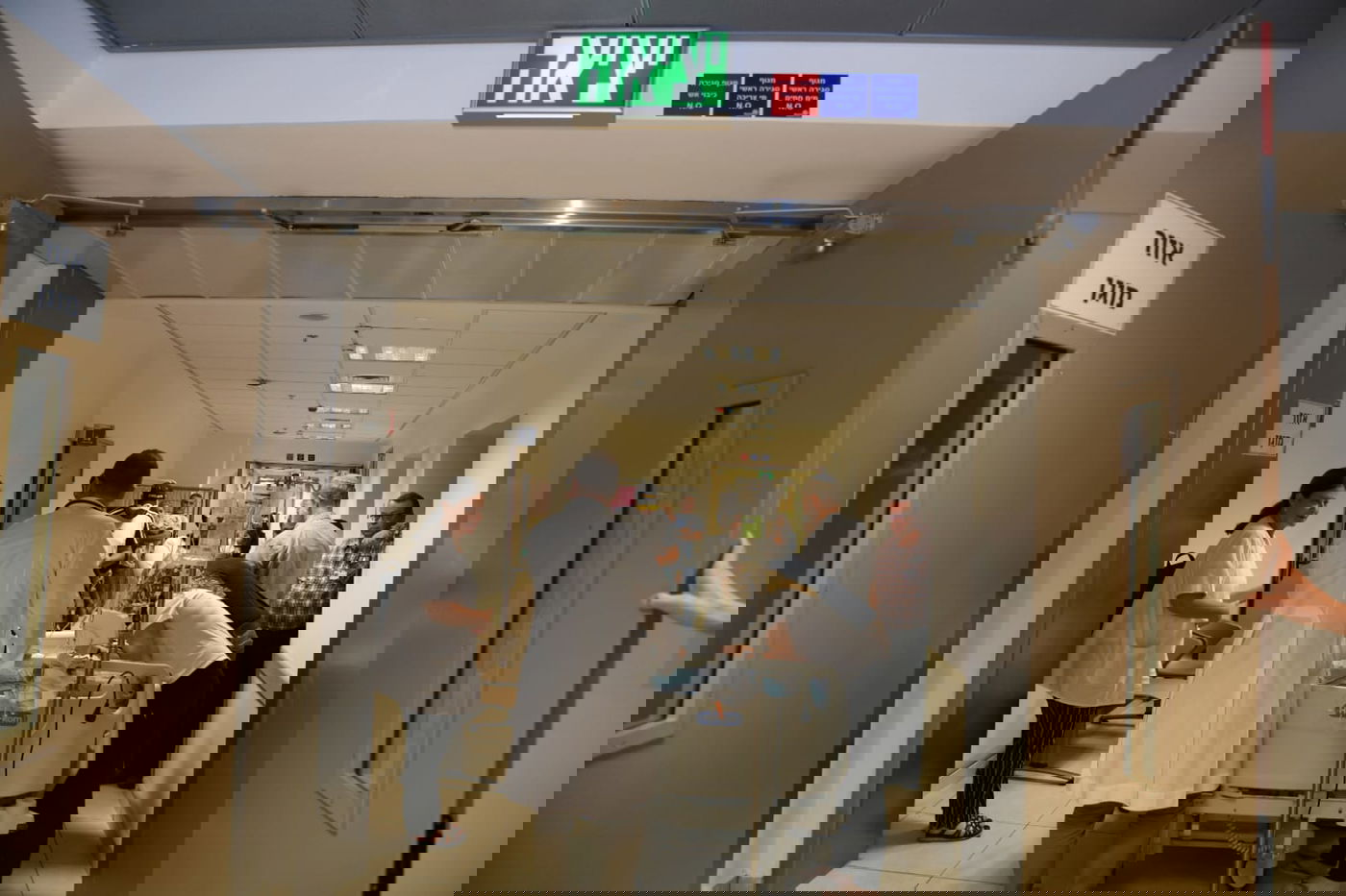 הילדים והתינוקות הועברו לאשפוז מוגן • צפו