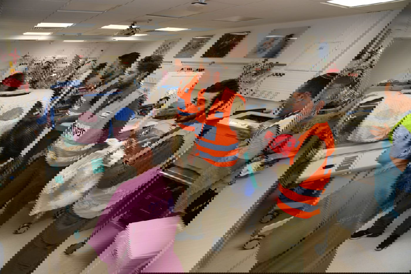 הילדים והתינוקות הועברו לאשפוז מוגן • צפו