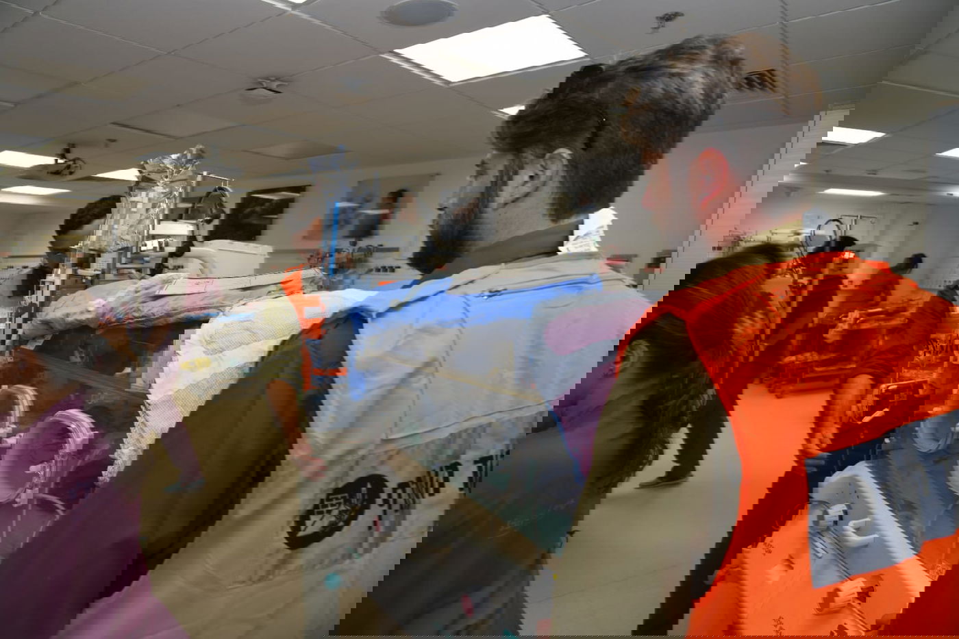 הילדים והתינוקות הועברו לאשפוז מוגן • צפו