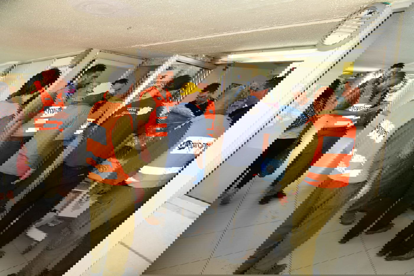 הילדים והתינוקות הועברו לאשפוז מוגן • צפו