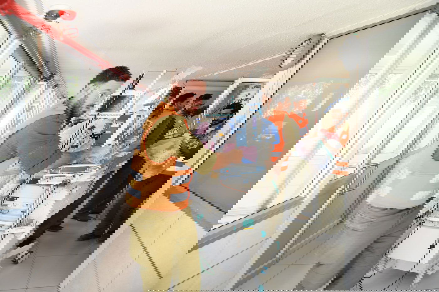 הילדים והתינוקות הועברו לאשפוז מוגן • צפו