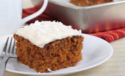 עוגת גזר בציפוי קרם שמנת וקוקוס