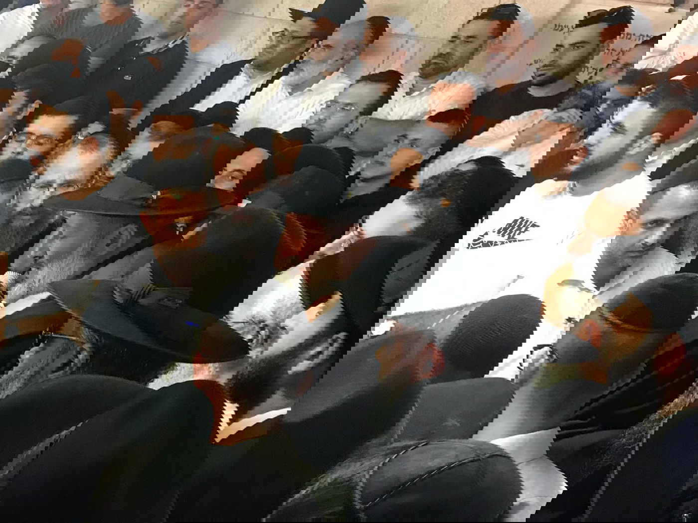 האב השכול בכה: "תתפללו גם על הקדוש ברוך הוא"