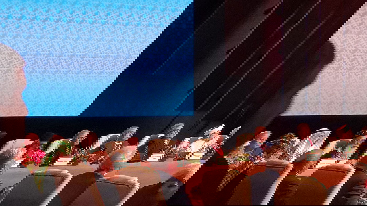 הראשל"צ הגר"ש עמאר נאם בפני ראשי דתות באזרביג'אן