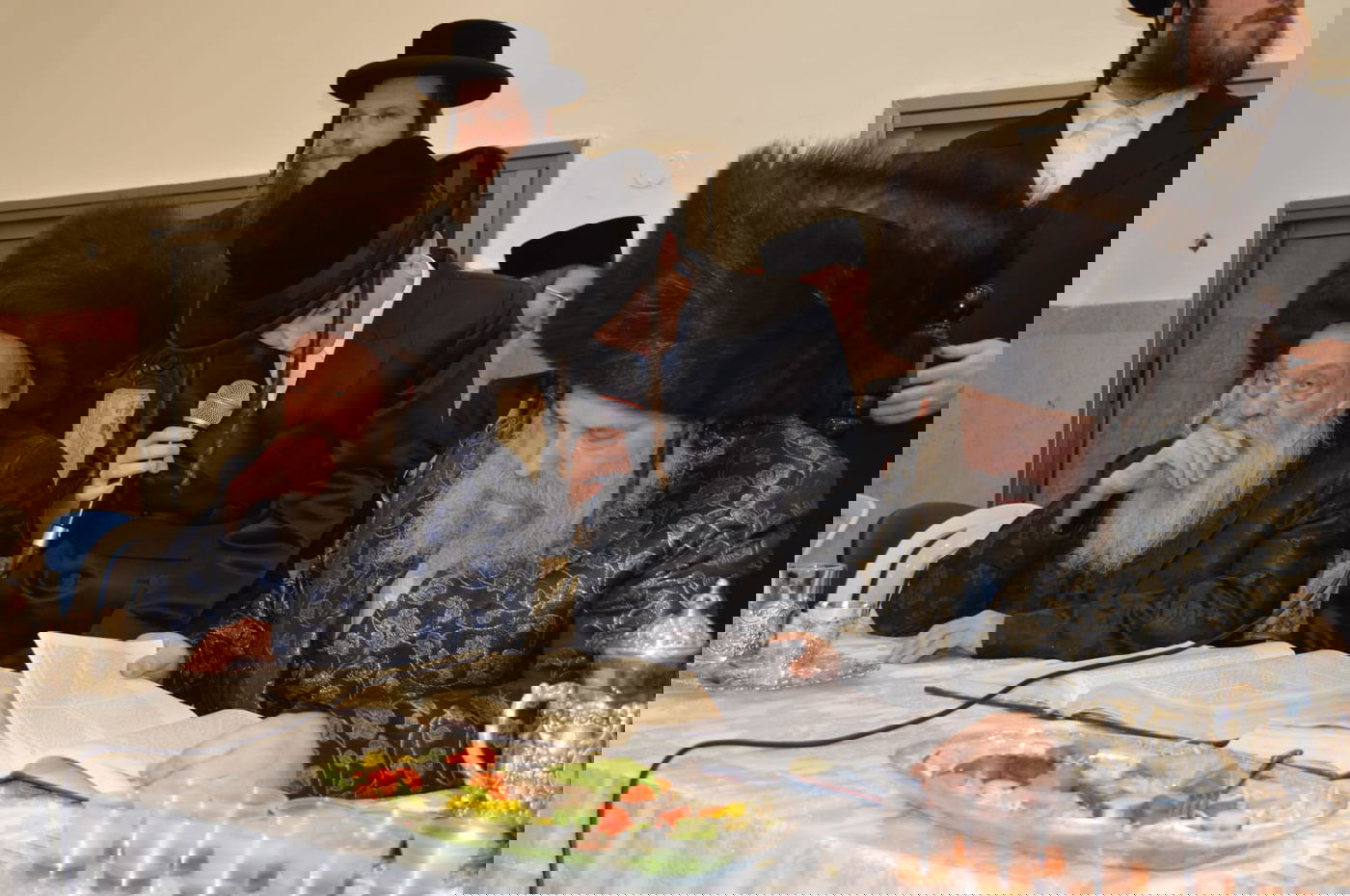 האדמו"ר מנדבורנה-ביתר ערך בר מצווה לבנו