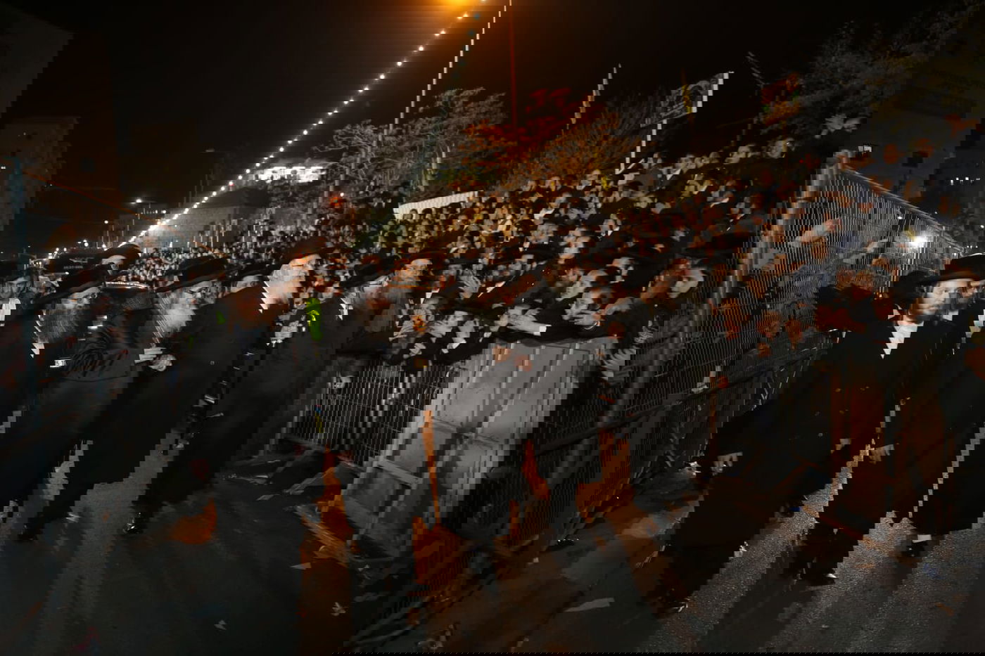 צפו: רבבות בקבלת פנים לאדמו"ר מסאטמר