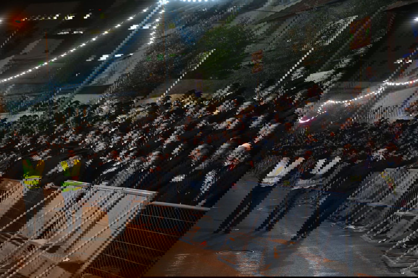 צפו: רבבות בקבלת פנים לאדמו"ר מסאטמר