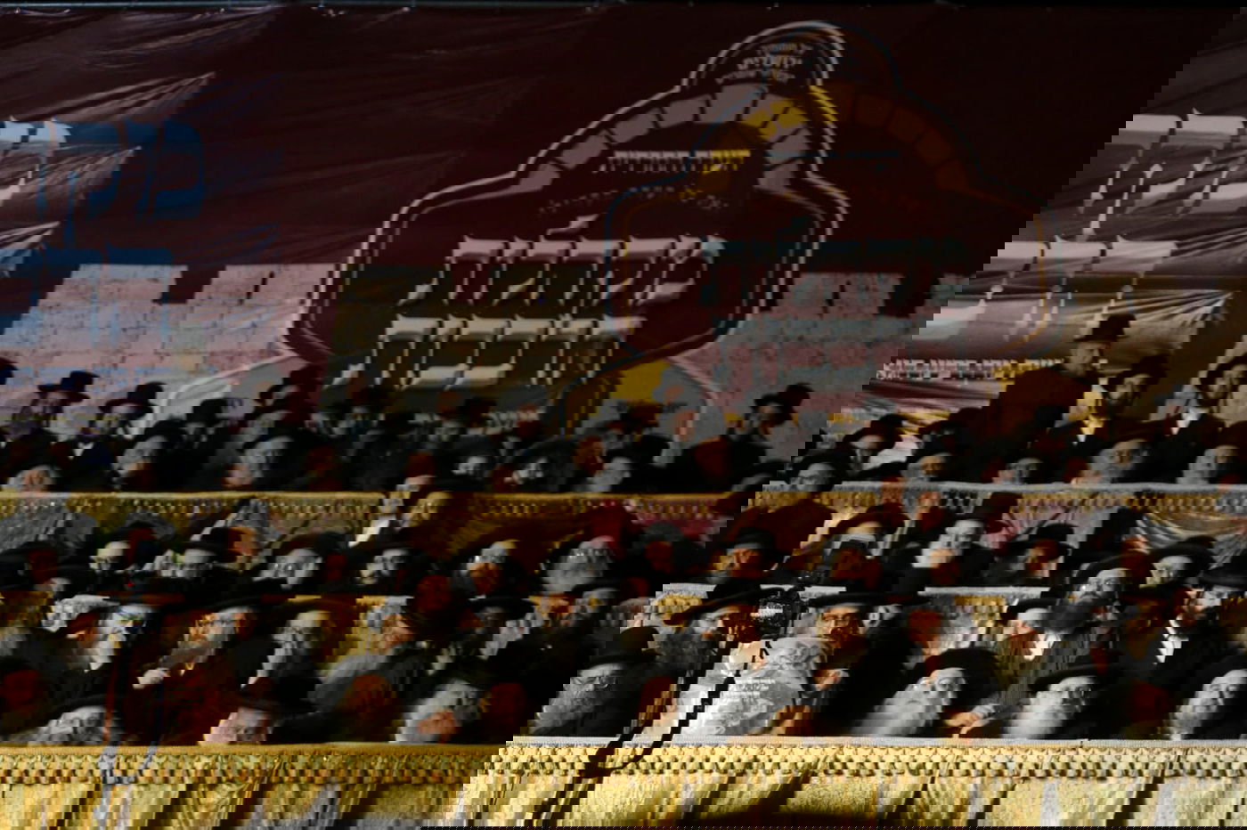 צפו: רבבות בקבלת פנים לאדמו"ר מסאטמר