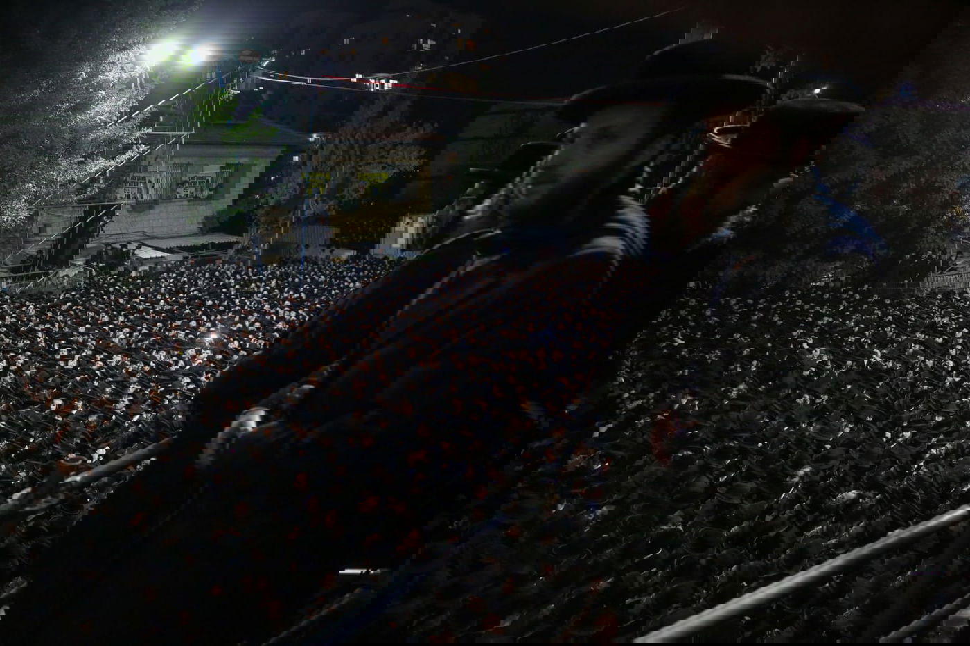 צפו: רבבות בקבלת פנים לאדמו"ר מסאטמר