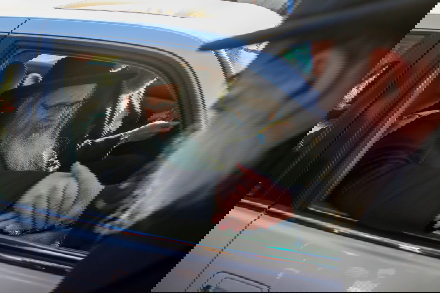 במטוס הנגידים: האדמו"ר מסאטמר נחת בישראל