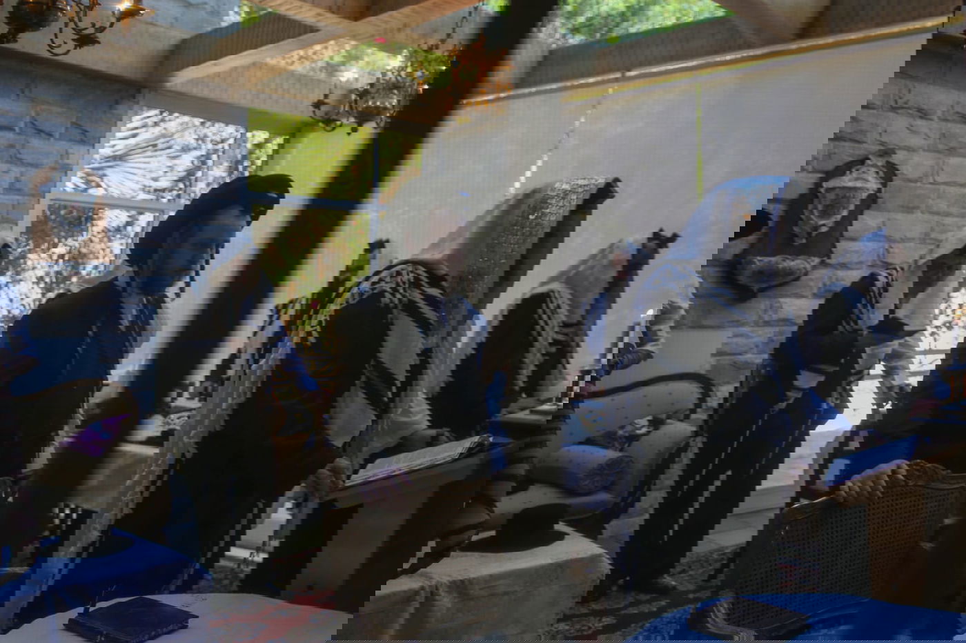 במטוס הנגידים: האדמו"ר מסאטמר נחת בישראל