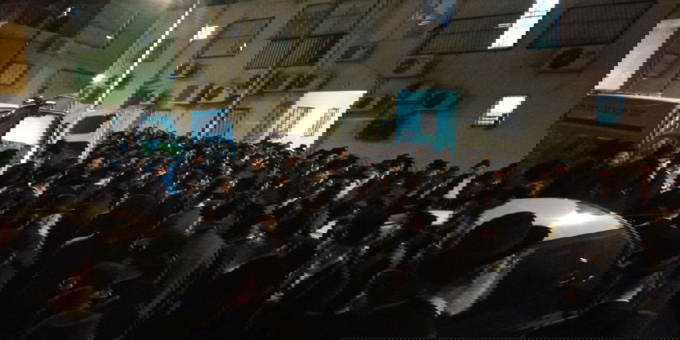 מאות בהלוויית הבחור שהתמוטט בבני ברק