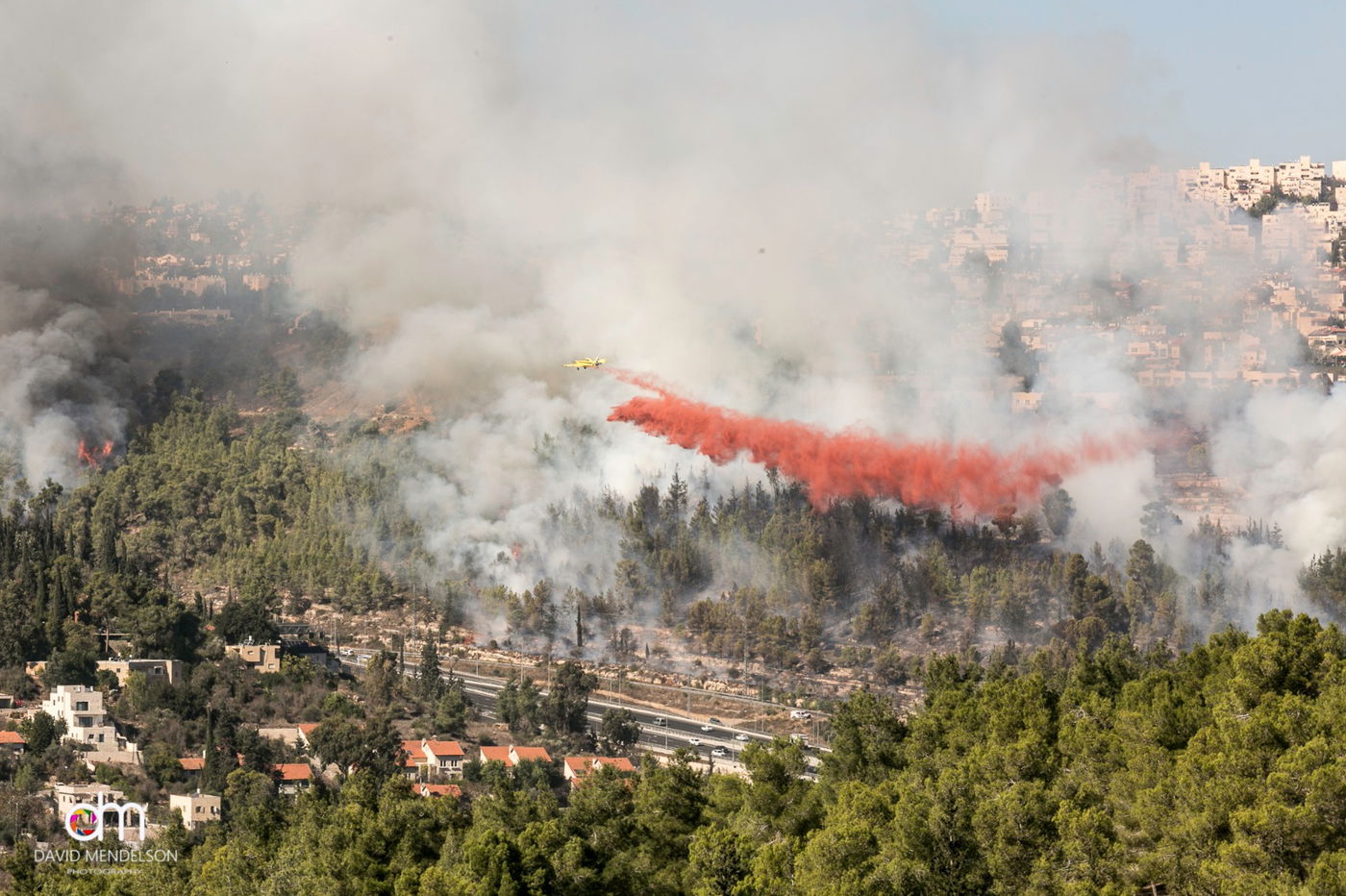 שריפה גדולה ליד מבשרת ציון; תושבים פונו
