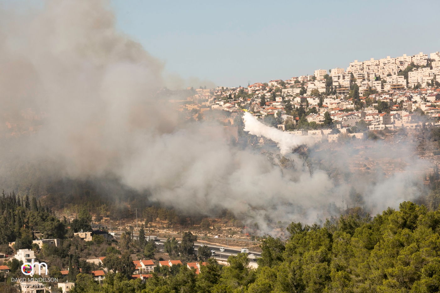 שריפה גדולה ליד מבשרת ציון; תושבים פונו