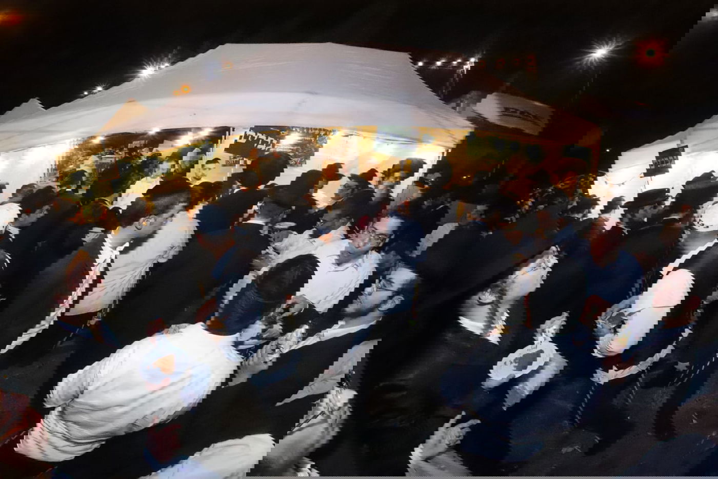 80 אלף מתפללים, מיליוני פרקי תהלים, רבבות שמות, נהרי דמעות