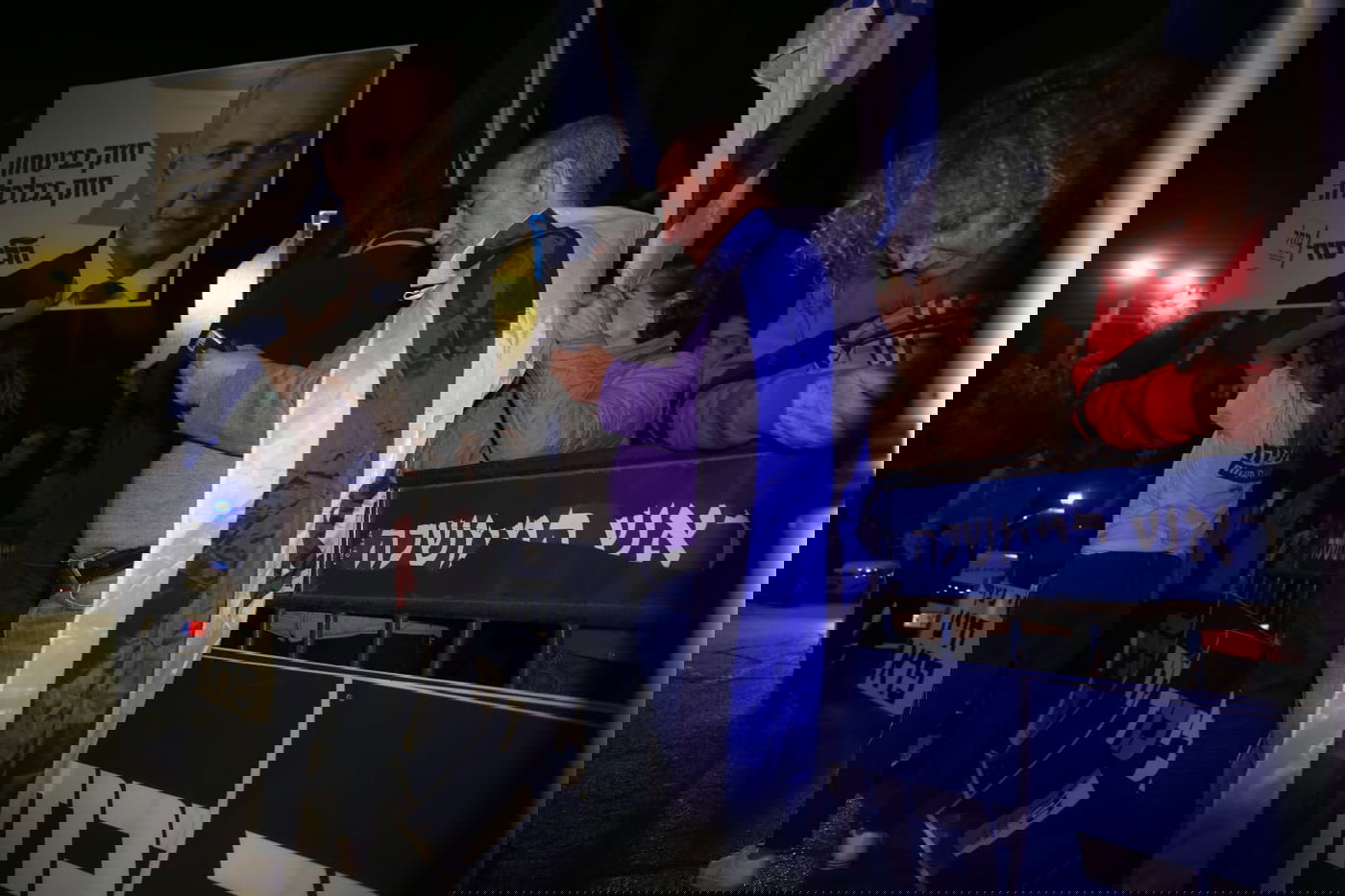 זעם מתפרץ: ה'ביביסטים' באו לתמוך בראש הממשלה