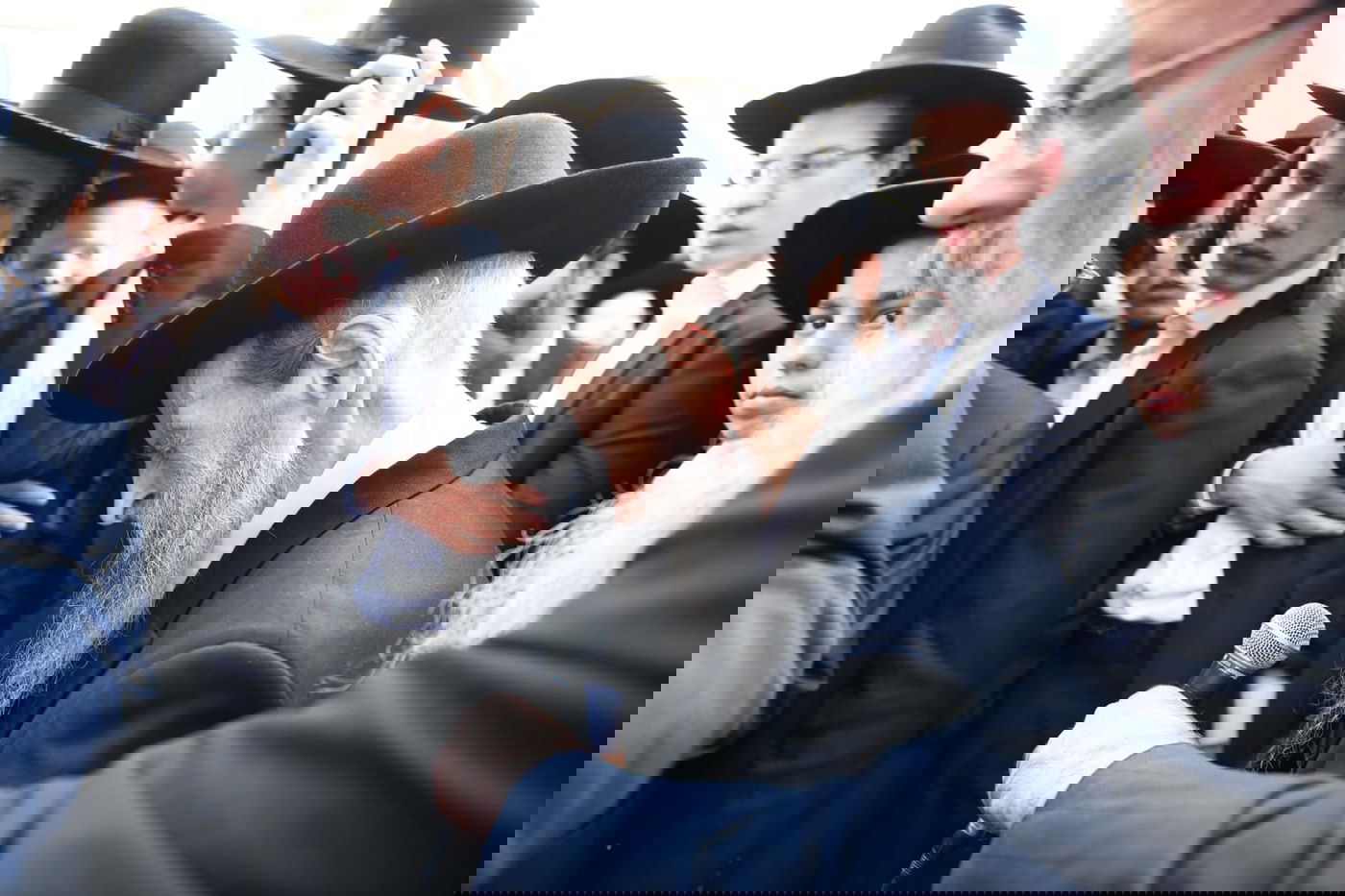 ה'חזונאישניקים' ליוו את רבם למנוחות. תיעוד