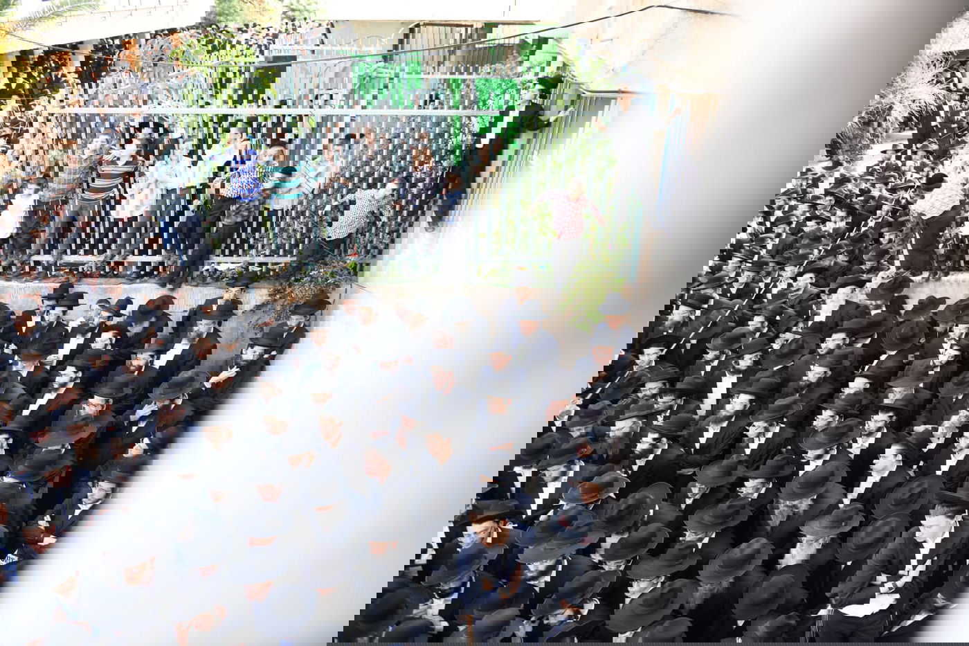 ה'חזונאישניקים' ליוו את רבם למנוחות. תיעוד