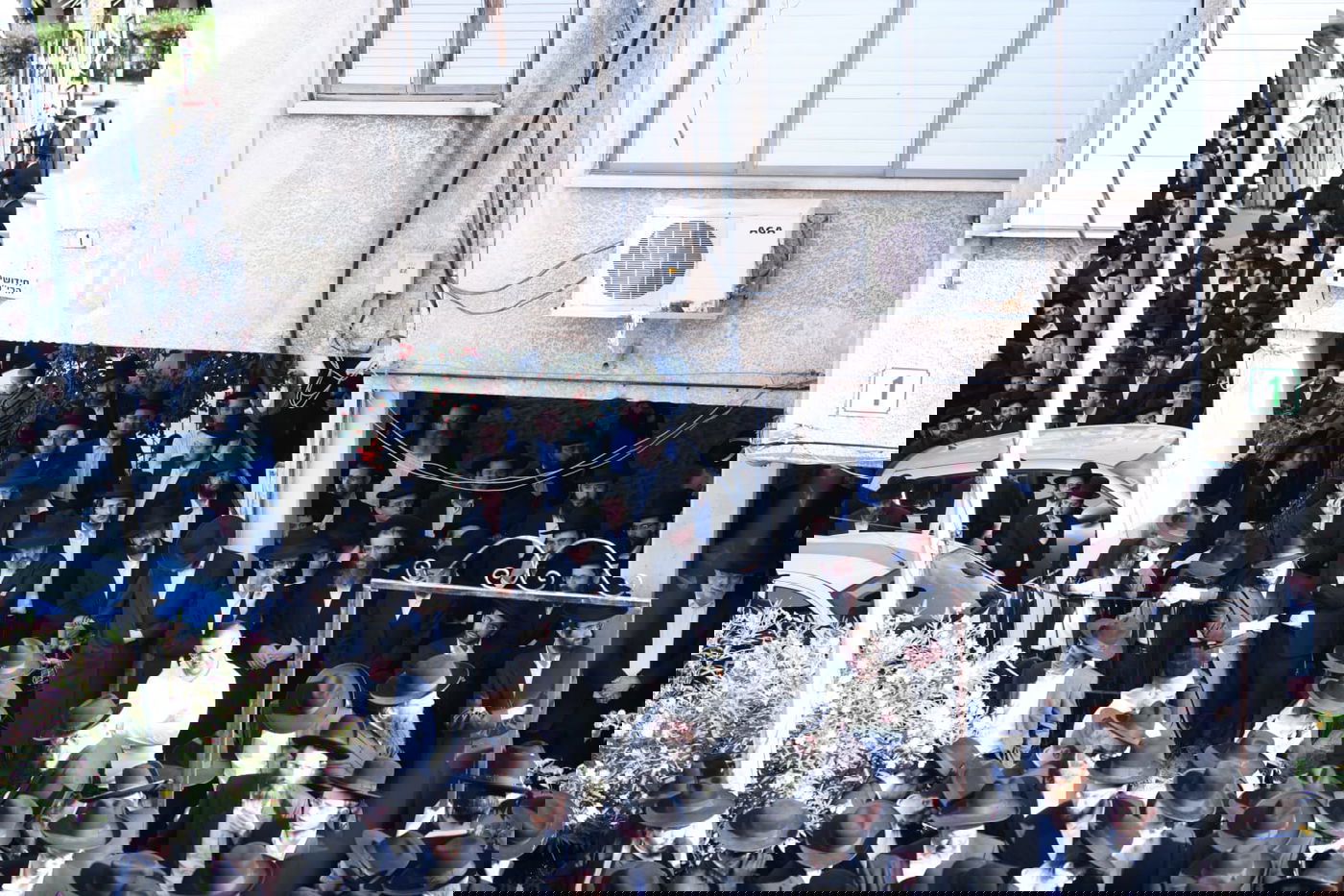 ה'חזונאישניקים' ליוו את רבם למנוחות. תיעוד