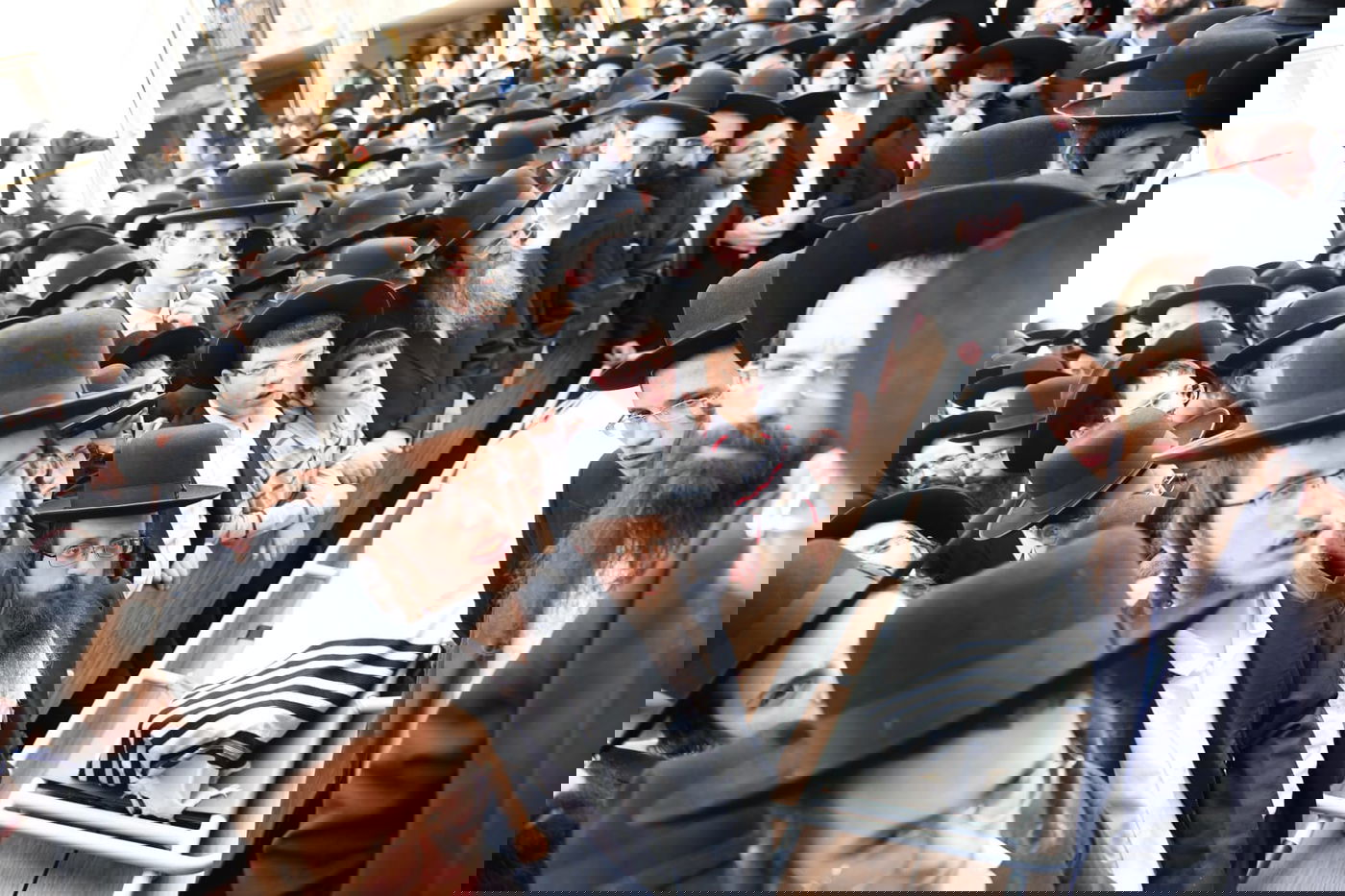 ה'חזונאישניקים' ליוו את רבם למנוחות. תיעוד