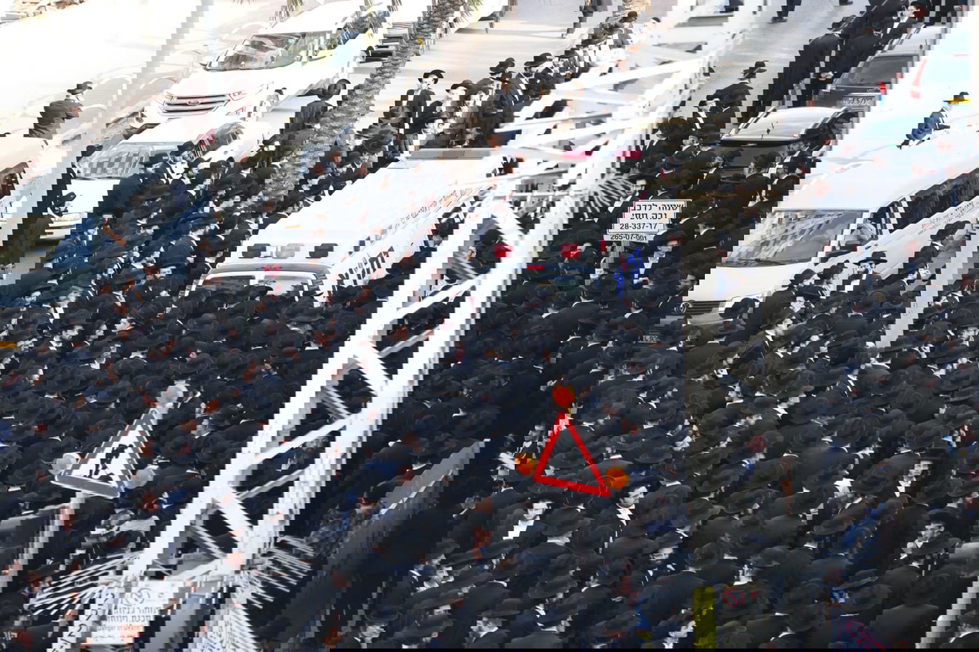 ה'חזונאישניקים' ליוו את רבם למנוחות. תיעוד