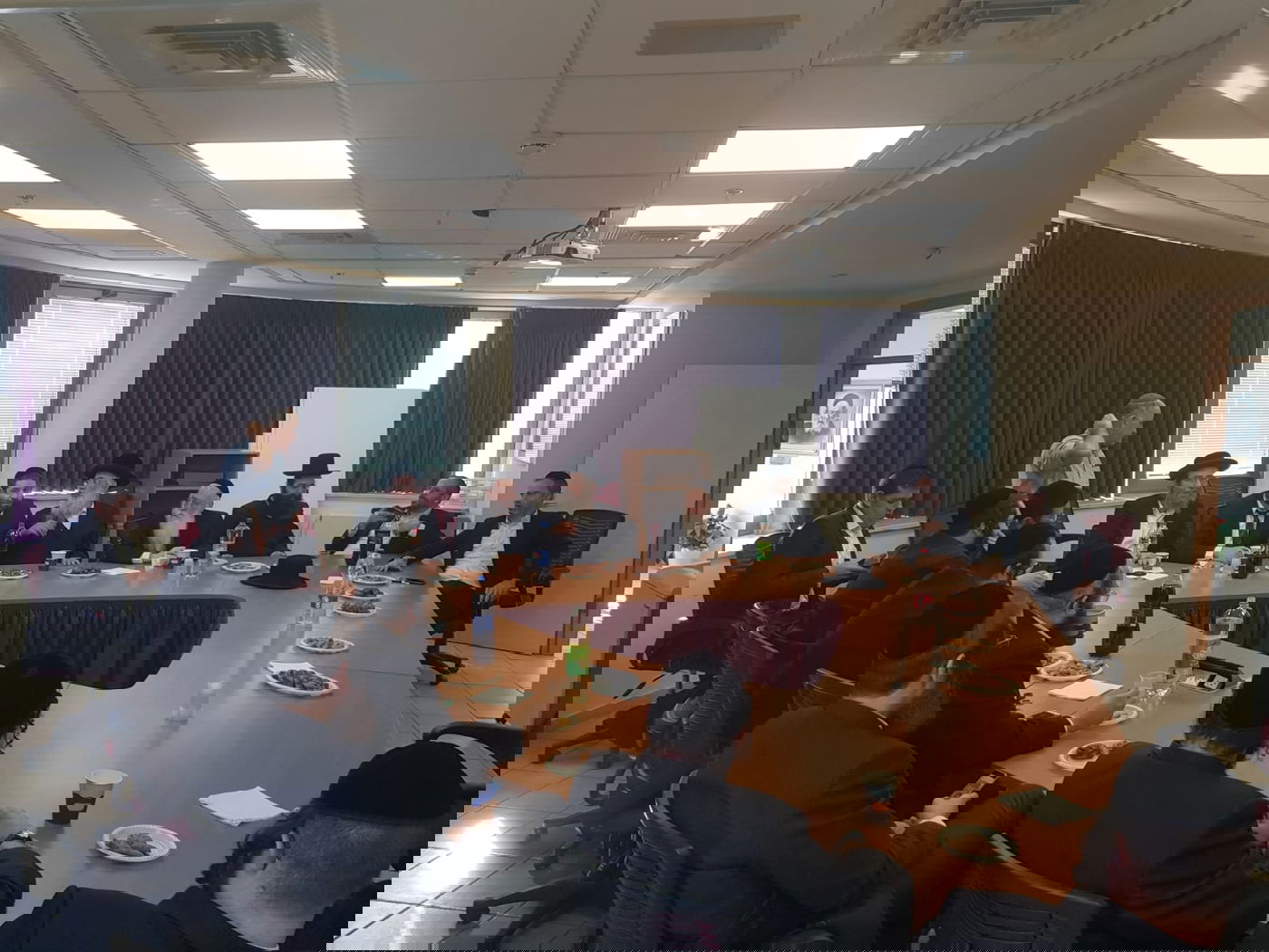 סיום הש"ס: נציגי 'דגל' ו'אגודה' סיירו בהאנגר