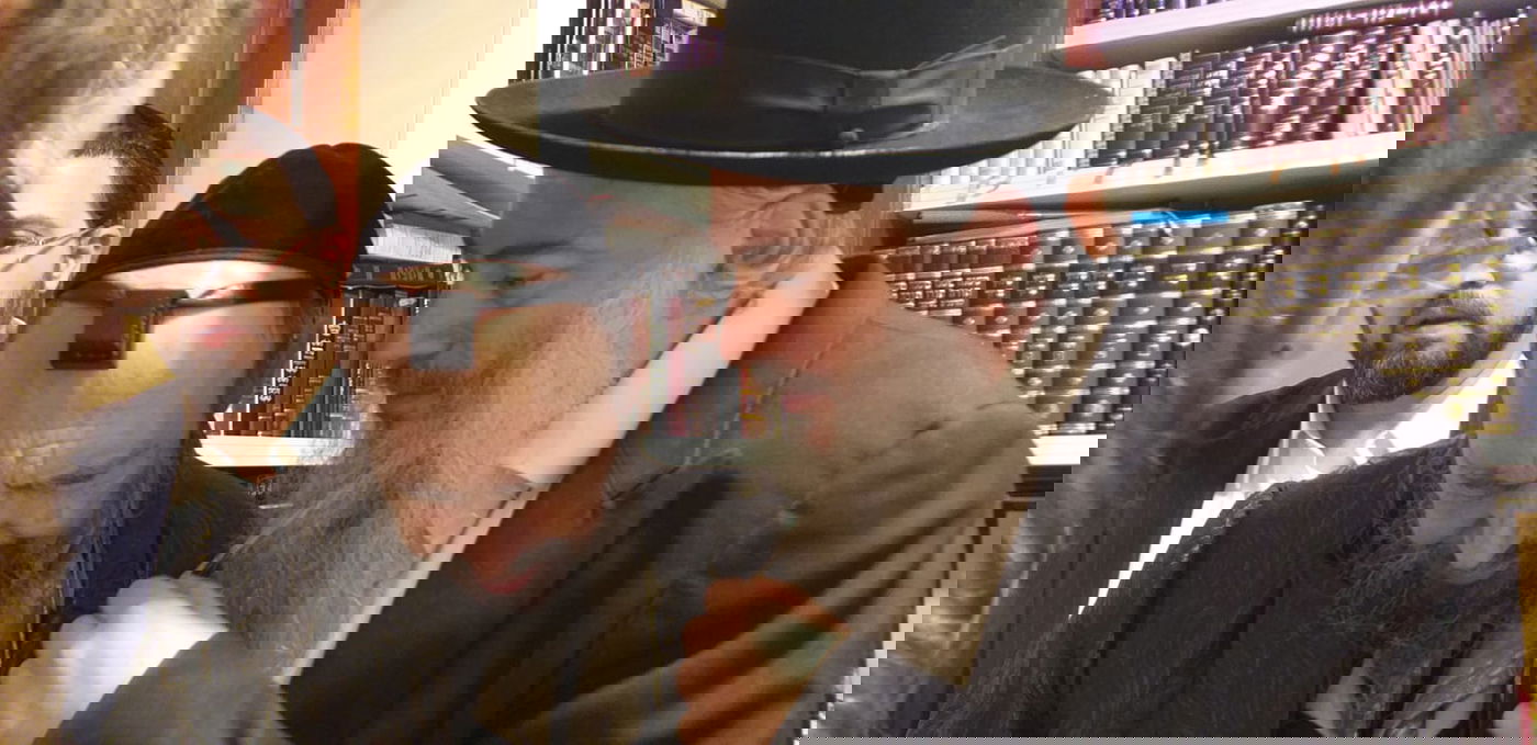 חבר ה'מועצת' בברית לנינו; נכדו של המקובל