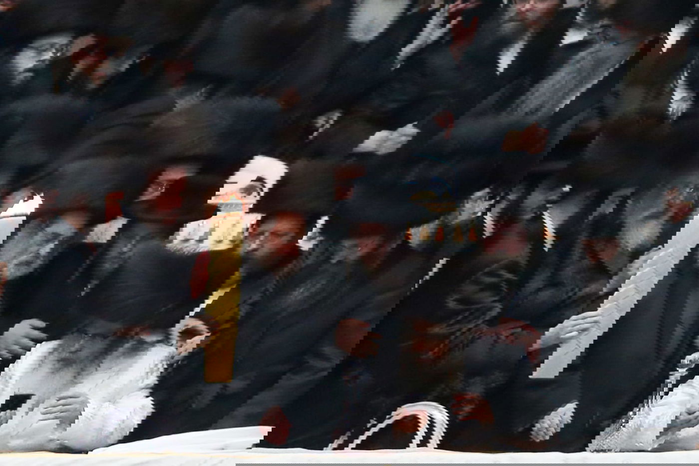 אלפים ב'טיש' של האדמו"ר מסאטמר; ה'עליות' נמכרו בחצי מיליון דולר