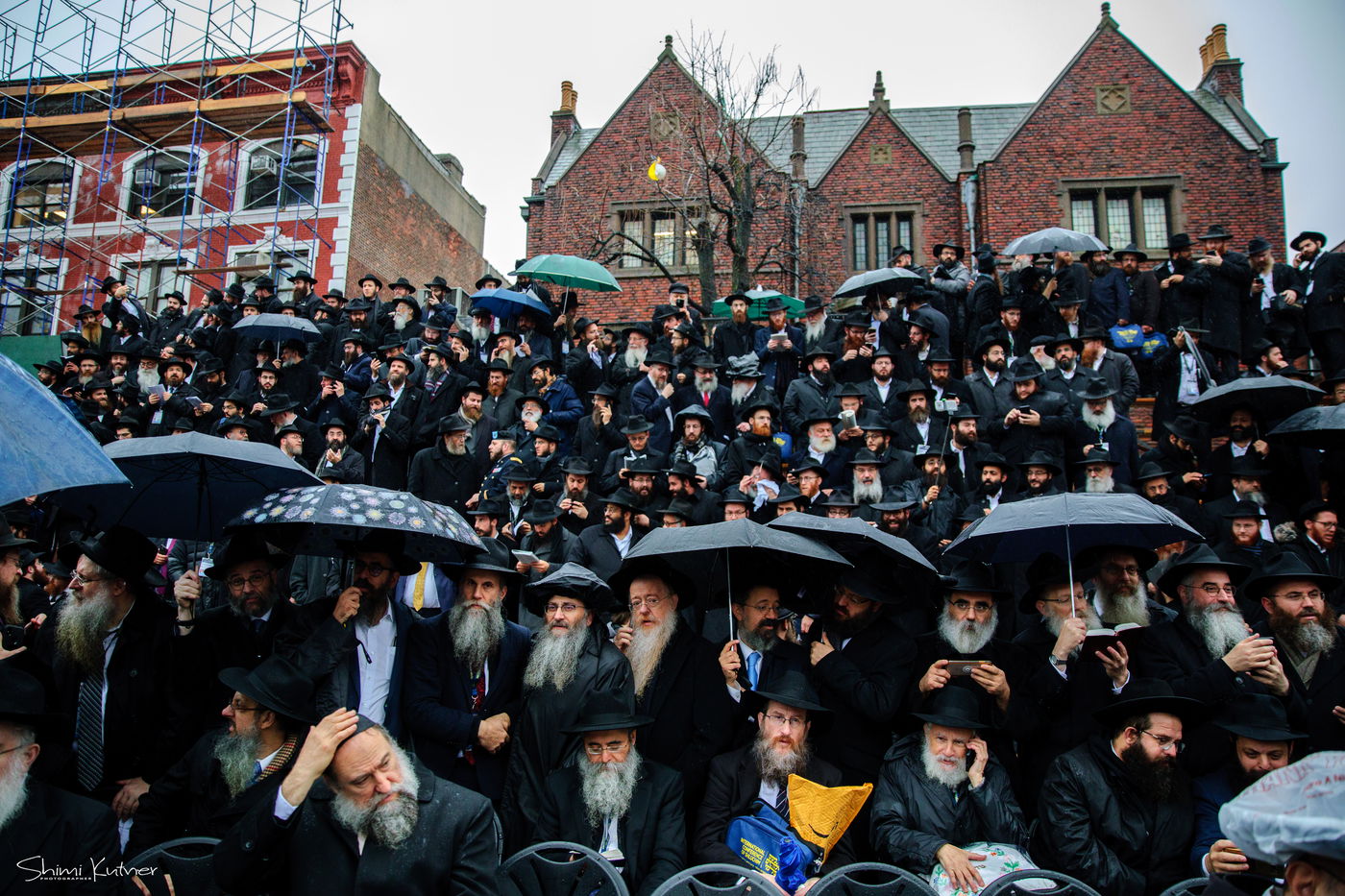 סיקור מיוחד ל'כיכר': שלוחי חב"ד נערכים לתמונה המסורתית