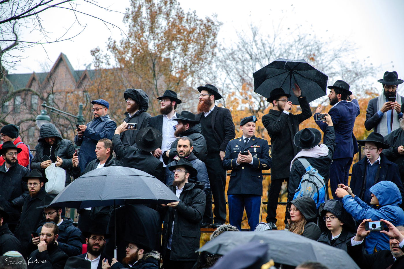 סיקור מיוחד ל'כיכר': שלוחי חב"ד נערכים לתמונה המסורתית