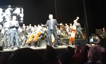 כשד"ר אבשלום קור פצח בריקוד סוער • צפו