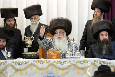 חסידי צאנז בחיפה העניקו 'שעות רצופות' לאדמו"ר