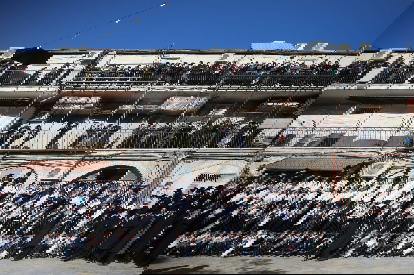 האדמו"ר מסאטמר בביקור במוסדות 'שומרי החומות'