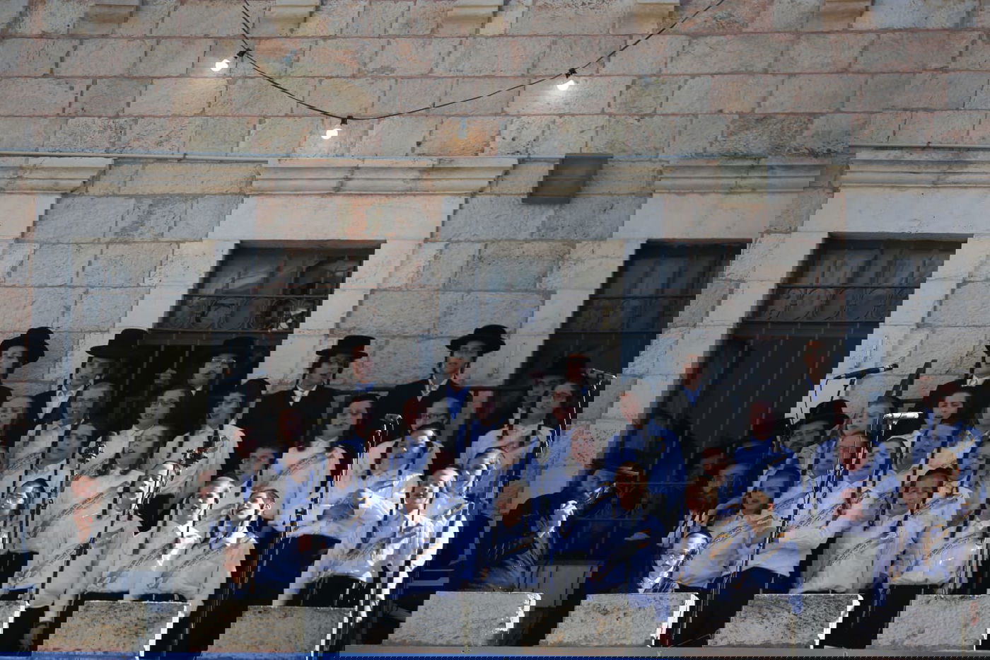 האדמו"ר מסאטמר בביקור במוסדות 'שומרי החומות'