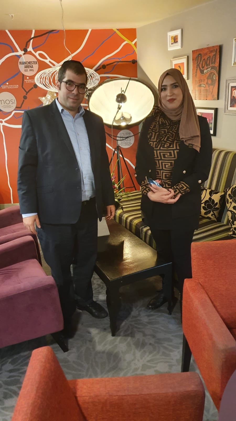 החרדי נפגש עם המוסלמית שהגנה על ילדו