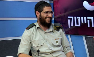 ראיון: החסיד שהוסמך לרבנות ומפתח אפליקציות בצה"ל